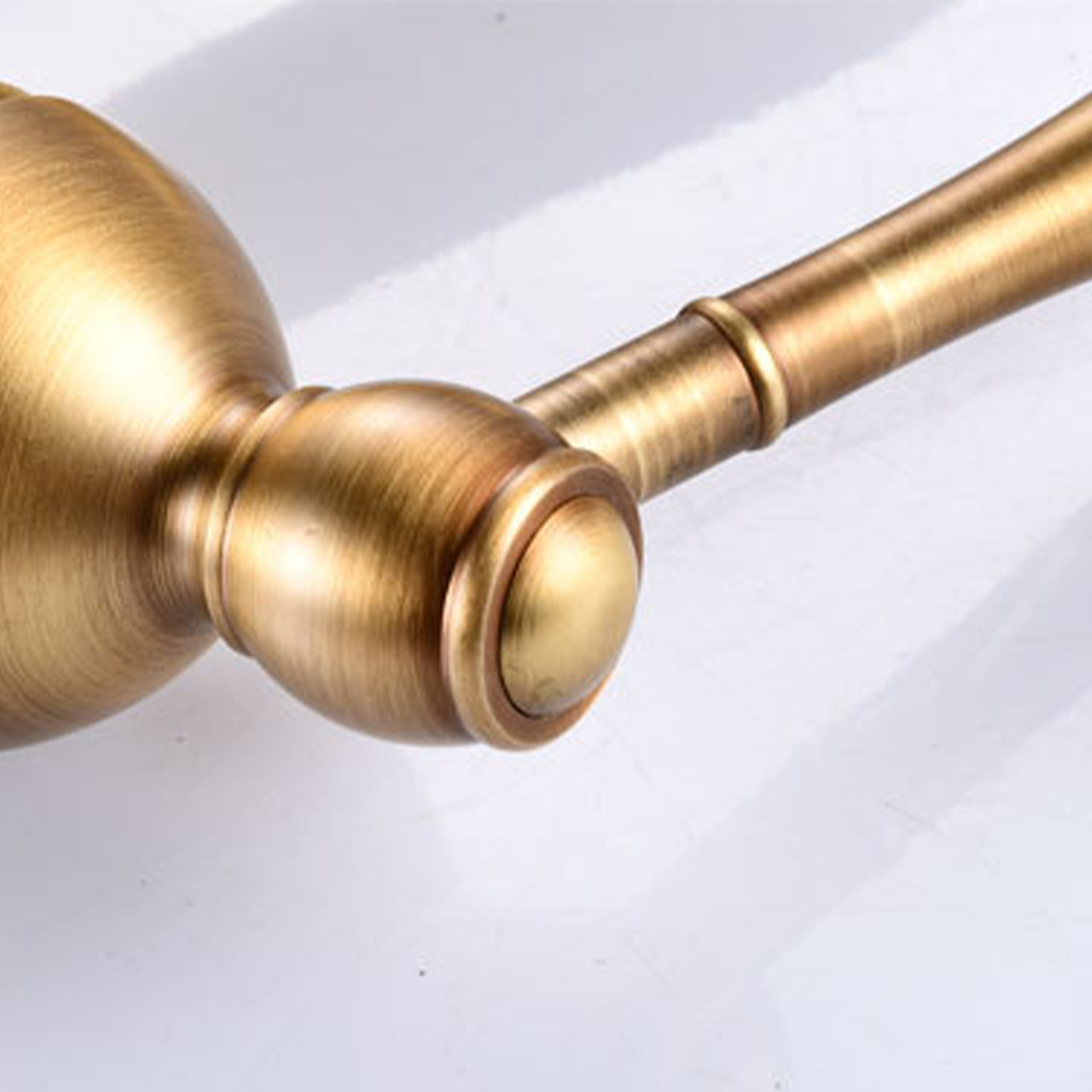 Traditional Deck Mounted Cold and Hot Tap_Gold