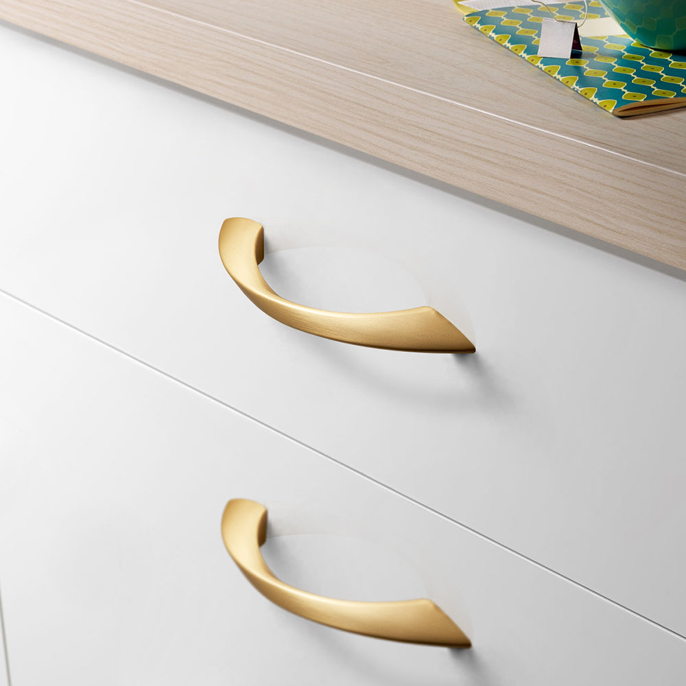 Stylish Curve Zinc Alloy Cabinet Pull Handles