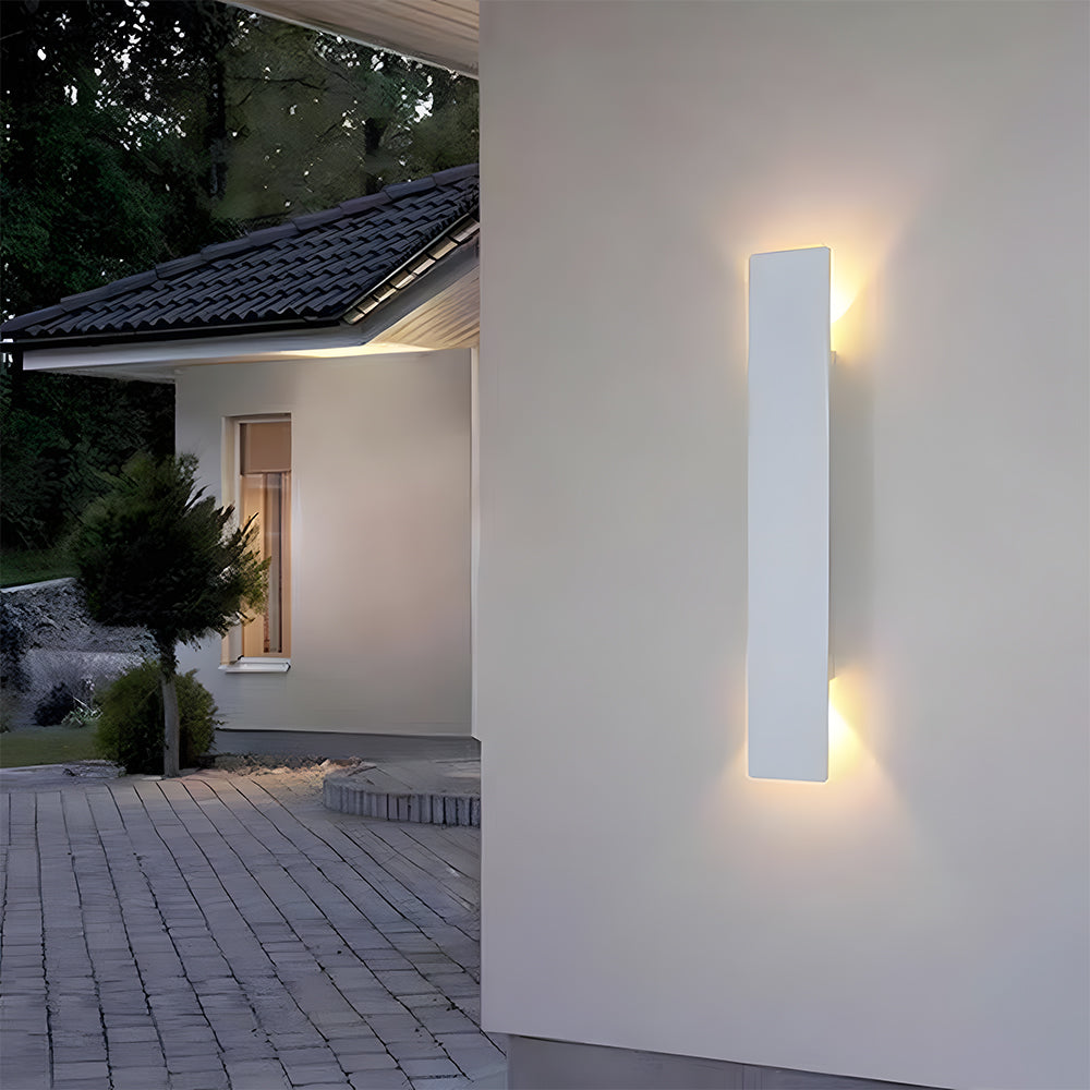 Modern IP65 Waterproof Outdoor LED Wall Light