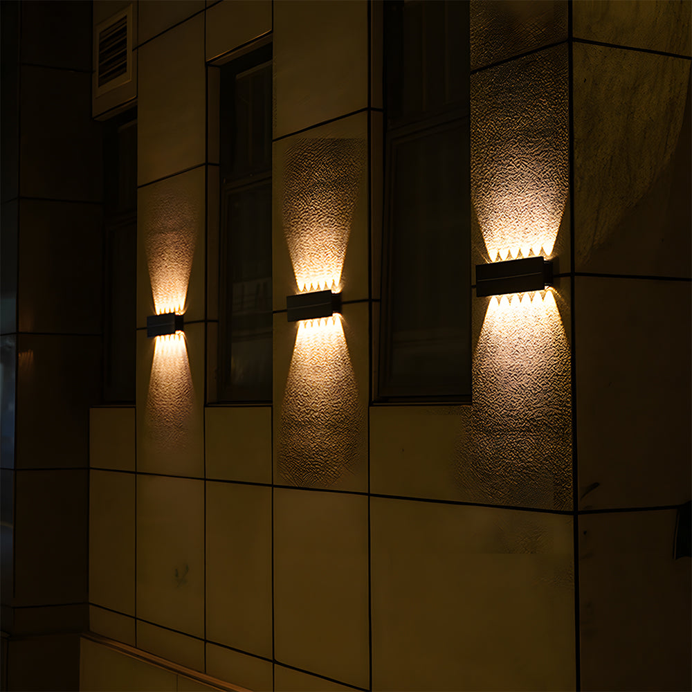 Small Outdoor Waterproof LED Wall Light with Top Bottom Beams